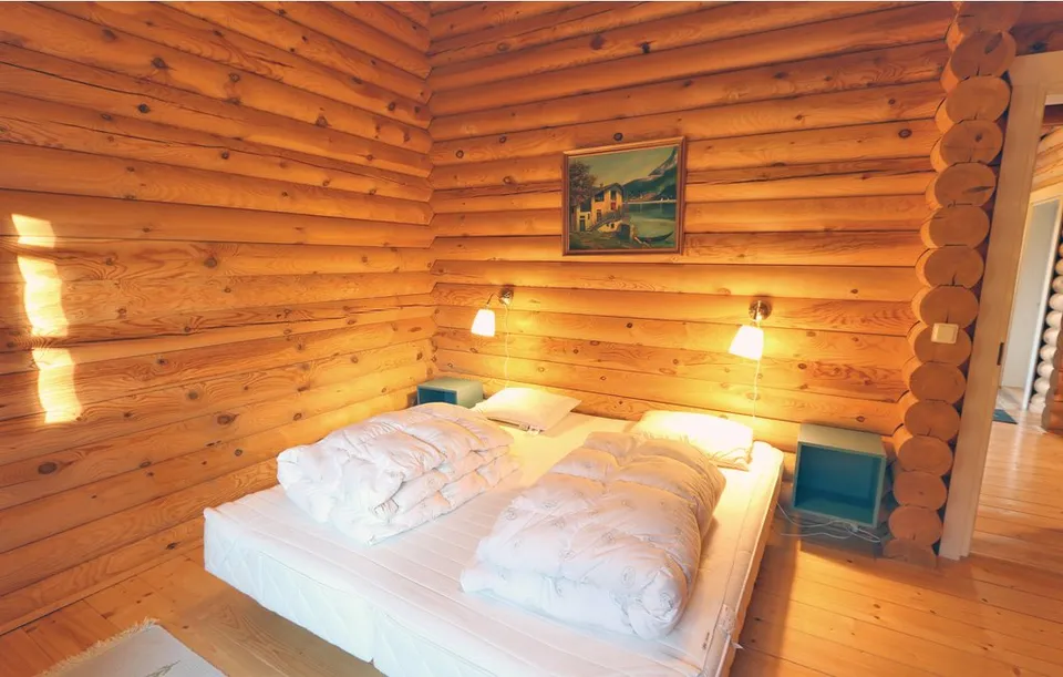 Bedroom with a double bed
